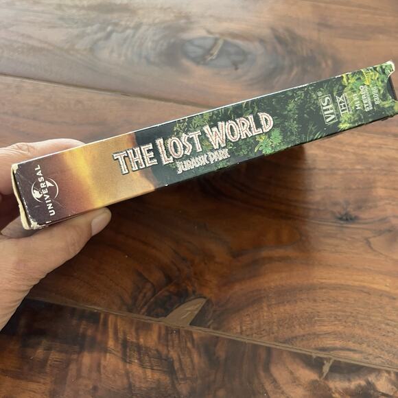 The Lost World: Jurassic Park VHS 1997 Universal - Picture 3 of 5